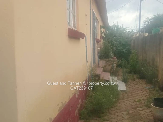 Nketa 9 5 Bed House with Title Deed