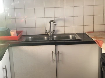 2 Bedroom Flat & Apartment