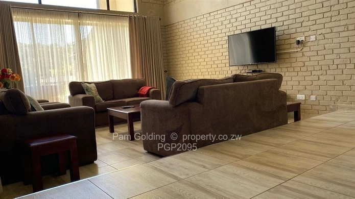 Stylish Living - 3 Bedroom Townhouse