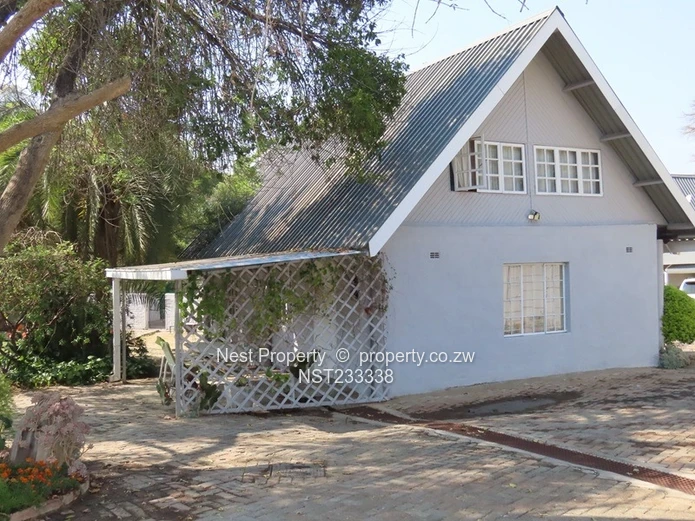 Location- 4 Bedroom House + Cottage In Colne Valley