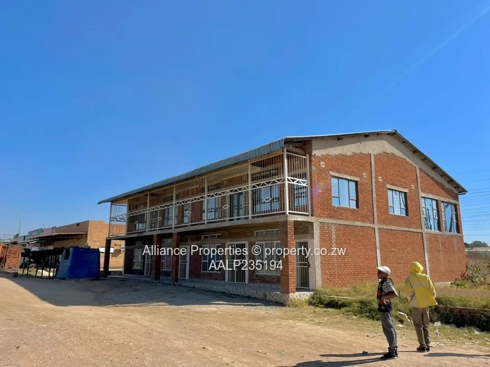 Prime Roadside Commercial Opportunity with Flexible Usage