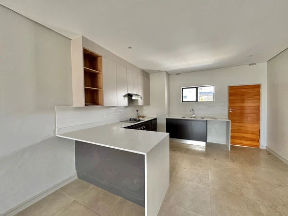 3 Bedroom Flat & Apartment
