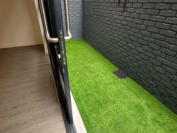 2 Bedroom Flat & Apartment