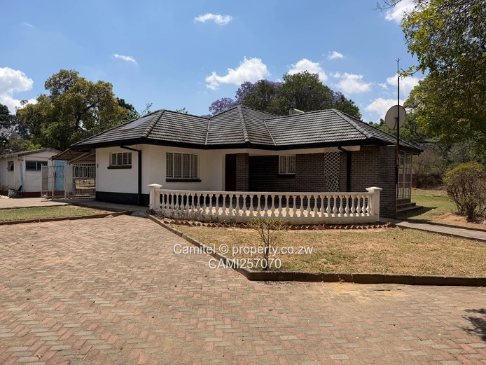 Chadcombe 3-Bed house with Chiremba road frontage can be used for commercial purposes 