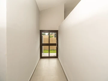 3 Bedroom Flat & Apartment