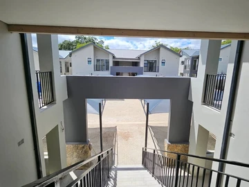 3 Bedroom Flat & Apartment
