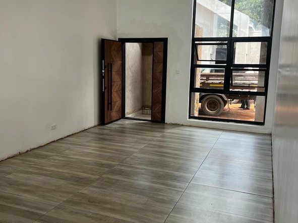 3 Bedroom Flat & Apartment