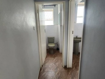 3 Bedroom Flat & Apartment