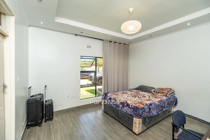 Executive House for Sale (Sole Mandate)