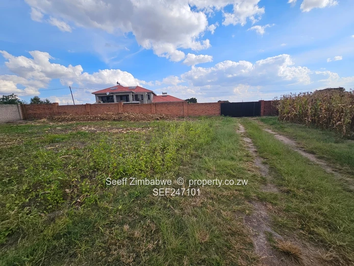 Zimre Park: 3-Bed Cottage Home on 2000m²