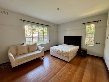 3 Bedroom Flat & Apartment