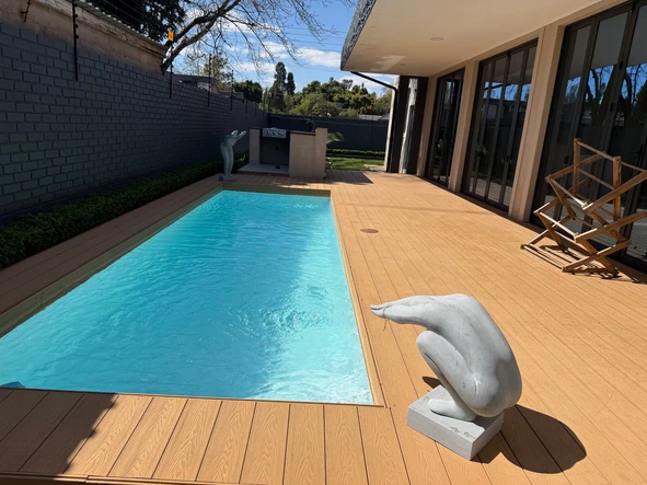 4 Bedroom Flat & Apartment