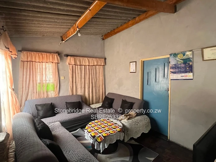 4 Bedroom House in Cowdray Park For Sale
