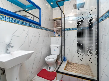 3 Bedroom Flat & Apartment