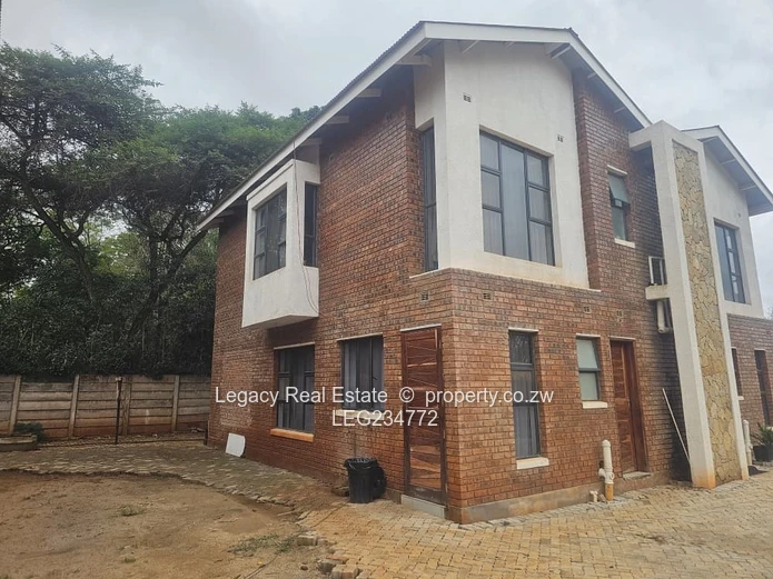 Modern Borrowdale Duplex – Prime Crowhill Location.