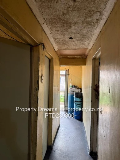 Zengeza 1, 3 bedroom house for sale