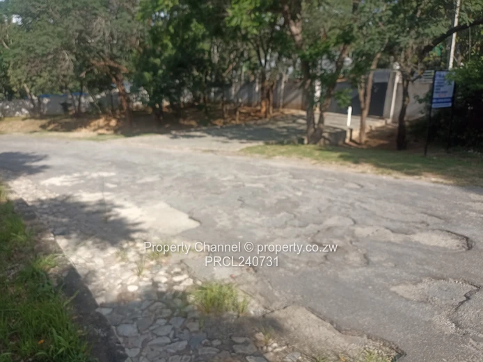 Residential Stand in Glen Lorne meauring 5118 sqm with Title Deeds 