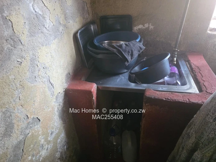 3-Bedroom House For Sale – Zengeza 1, Chitungwiza (Sole Mandate)