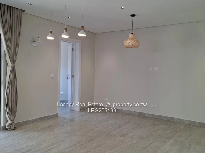 Stylish 3-Bed Garden Flat Greendale with Shade Carport & En-Suite