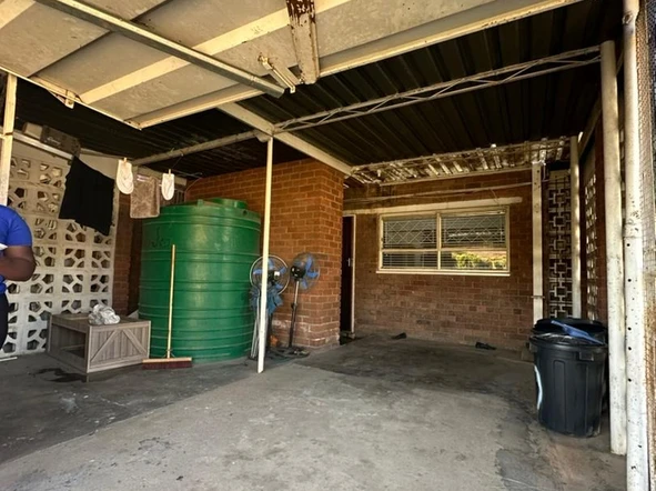 2 Bedroom Flat & Apartment