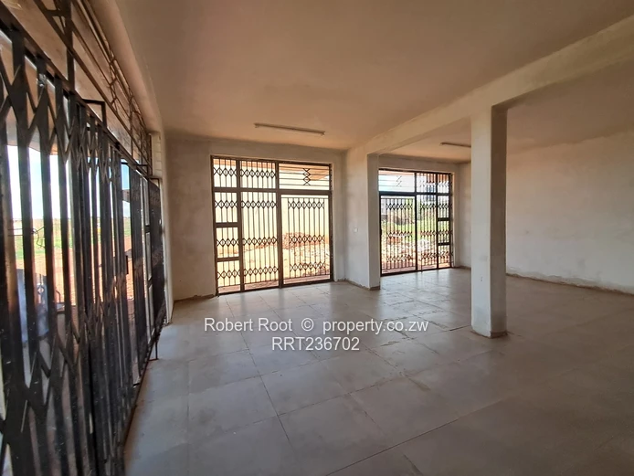 Shop/Retail space in a busy area!