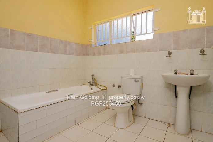 Prime road frontage mixed use property (Sole Mandate)