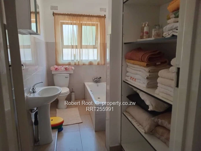 Lovely 3 bed family cluster in Eastlea