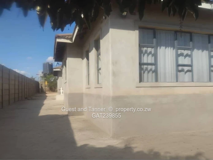 Newly built 4-bedroom house for sale in Haydon Park, Westgate — close to New Parliament