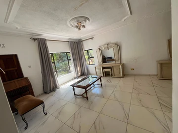 6 Bedroom House