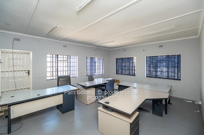 Msasa Warehouse /Factory , Location, Location !!!!! (Sole Mandate)