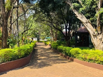 6 Bedroom House