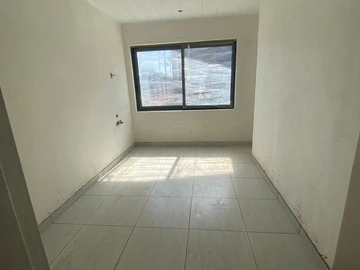 2 Bedroom Flat & Apartment