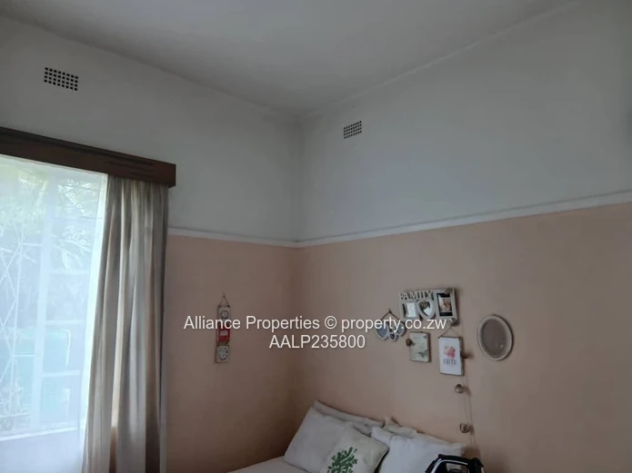 Spacious Simplex 2-Bedroom Flat with Garage & Playground Access