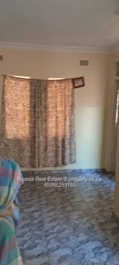 4-Bed Family Home in Nharira — 2440m² with Borehole