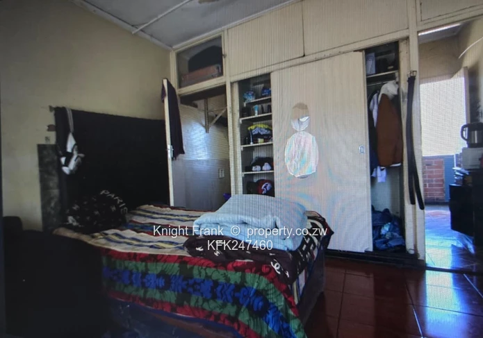 Harare CBD: Cozy 1-Bedsitter with Built-In Wardrobes & Tiled Floors