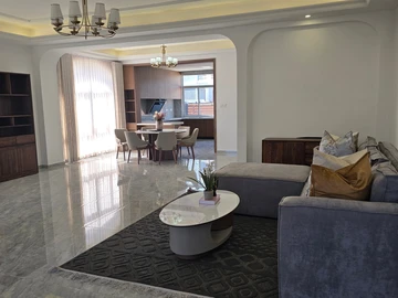 4 Bedroom Flat & Apartment