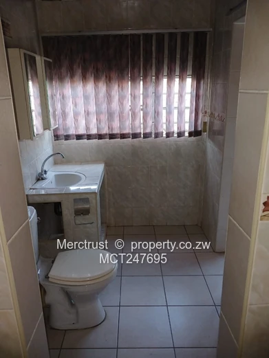 Charming spacious 2 bedroom cottage!