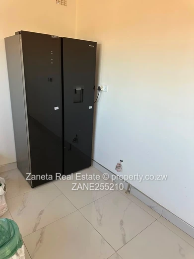 Pomona city stand with 2 bed cottage for sale