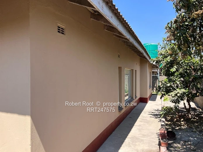 4 bed family home in Zimre Park