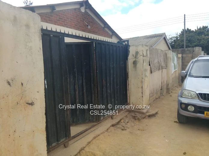 Chitungwiza House , Unit H
