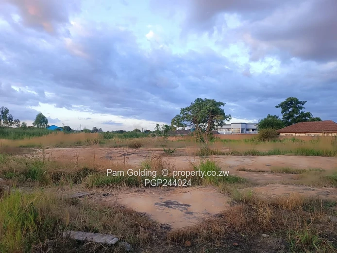 Prime 1 Acre Stand for Sale in Hatfield (Off Twentydales Road)