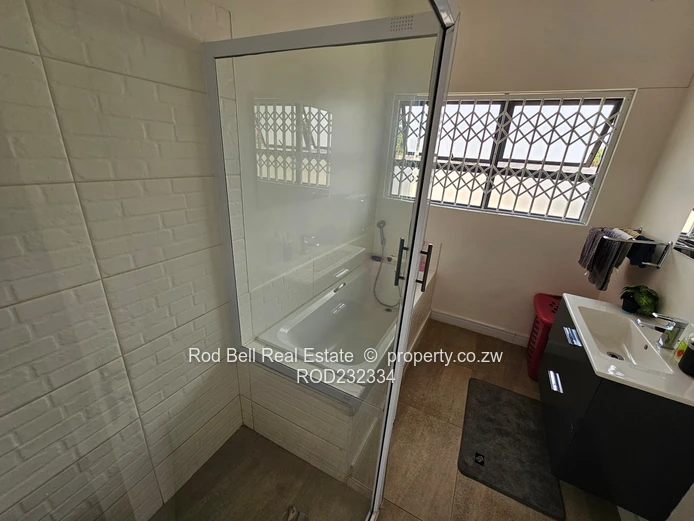 Neat 4-bedroom home close to UZ