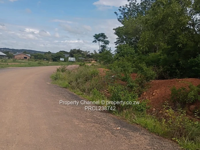 1172m² Serviced Stand in Kadoma – Road & Drainage Ready