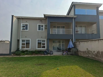 4 Bedroom Flat & Apartment