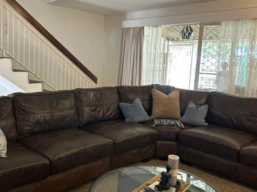 2 Bedroom Flat & Apartment