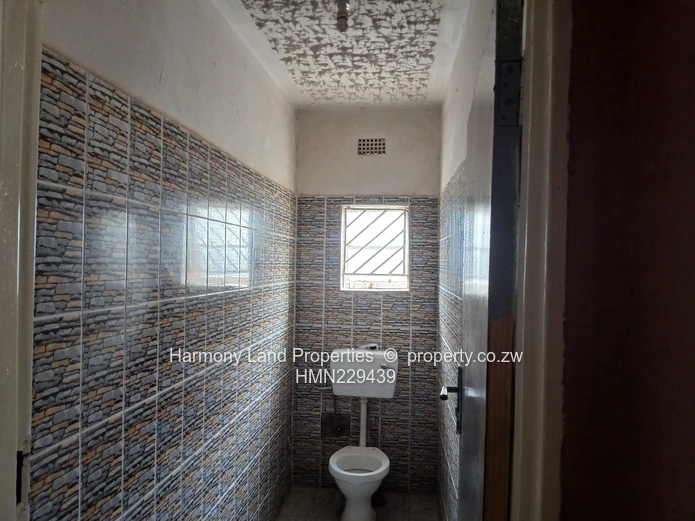 Chitungwiza Unit L Extension Property For Sale