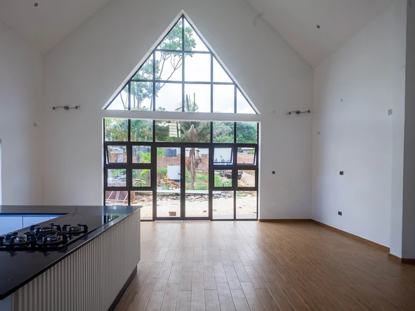 3 Bedroom Flat & Apartment