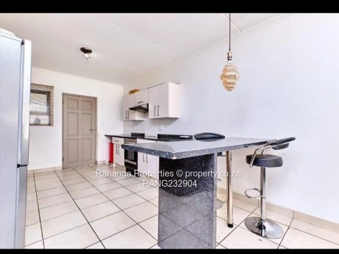 SANDTOWN _  Johanesburg SA  BEVERLY HILLS HOMES