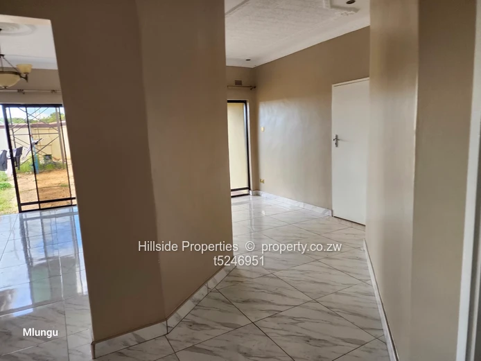 Manresa 6 bed house to Let 