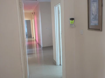 6 Bedroom House